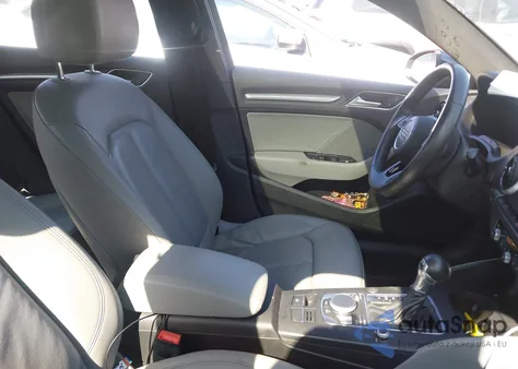 2017 Audi A3 2.0T Premium z USA, uszkodzony, nr VIN WAUJ8GFF2H1063685